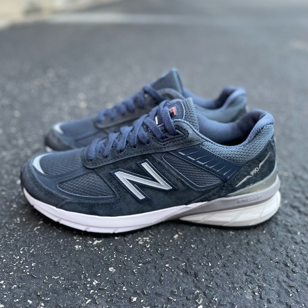Women’s new balance 990 V5 size 7 NEW
